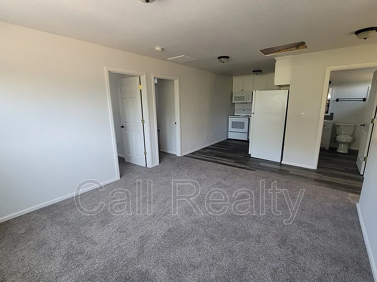 11122 E Valleyway Ave #UPPER — Photo 4