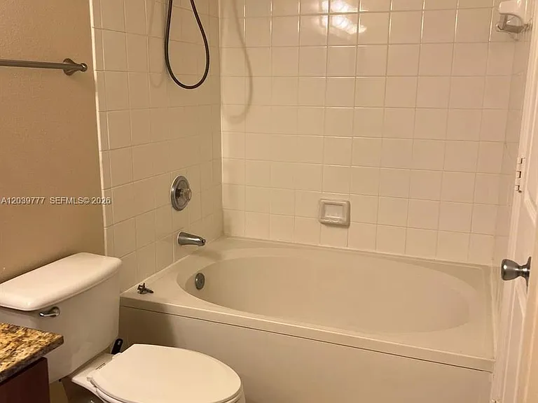 231 SW 116th Ave #19105 — Photo 6