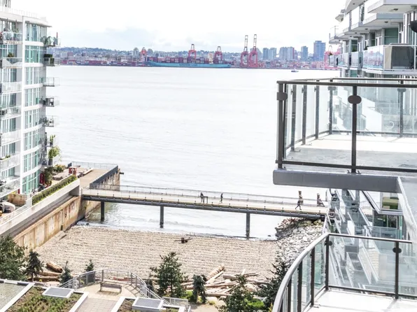 162 Victory Ship Way #803, North Vancouver, BC V7L 0B1