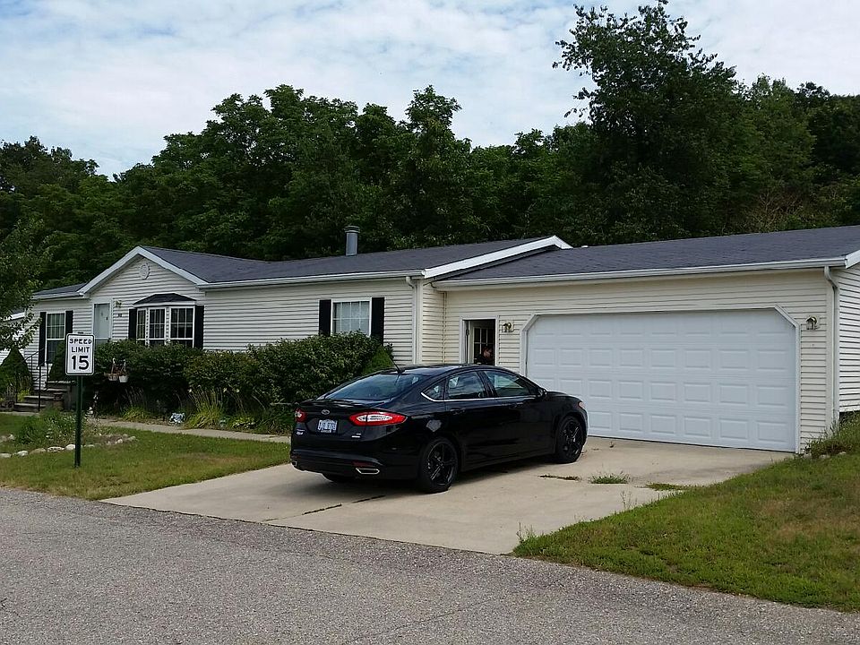 1st image of 943 Sandhill Drive