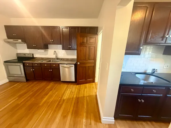 19 Banks St #1A, Somerville, MA 02144
