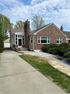 65 Park Avenue, Freeport, NY, 11520