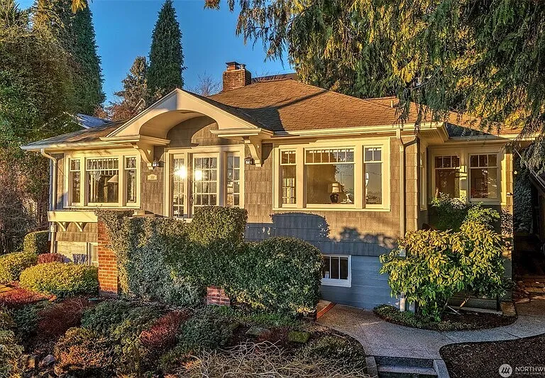 707 Lake Washington Blvd S — Photo 1