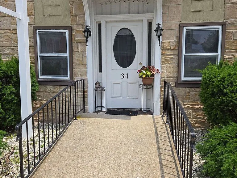 34 N Baltimore Ave — Photo 2