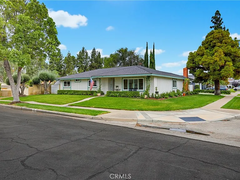 1537 Yellowstone Ave — Photo 2