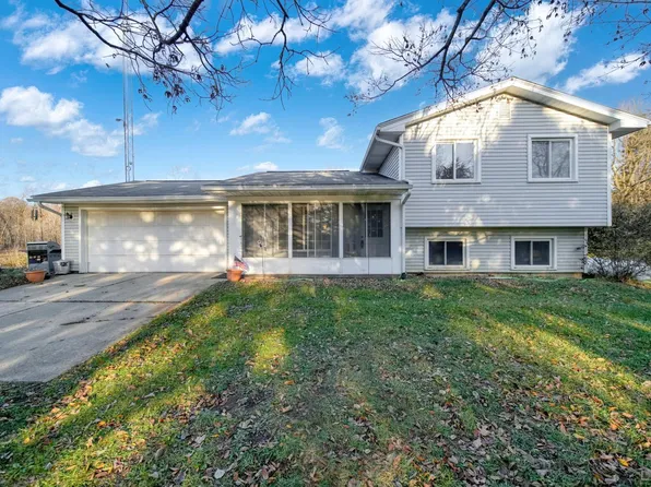 15300 Rome Rd, Manitou Beach, MI 49253