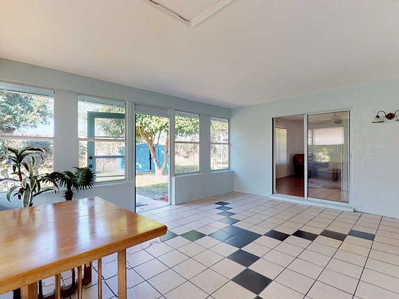 3rd image of 2562 SE Lily St