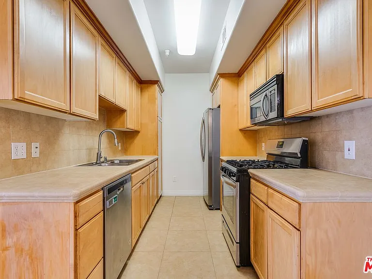 3328 Oakhurst Ave #207 — Photo 4