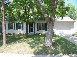 2709 Rawhide Ln, Lawrence, KS 66046