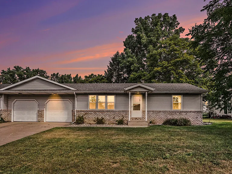 6679 Pleasantview St NE — Photo 3