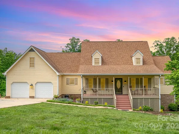 5650 Charter Oaks Ln, York, SC 29745
