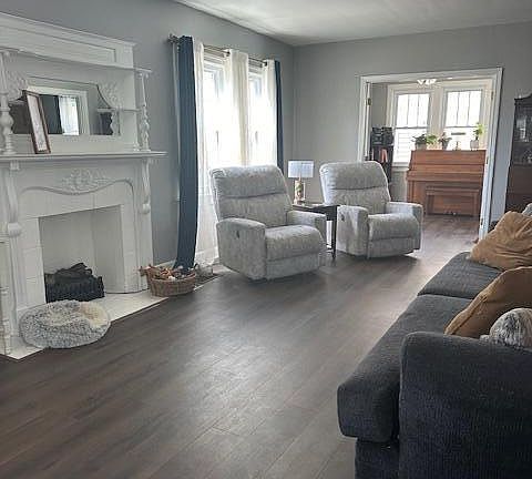 3rd image of 50 Primrose Dr