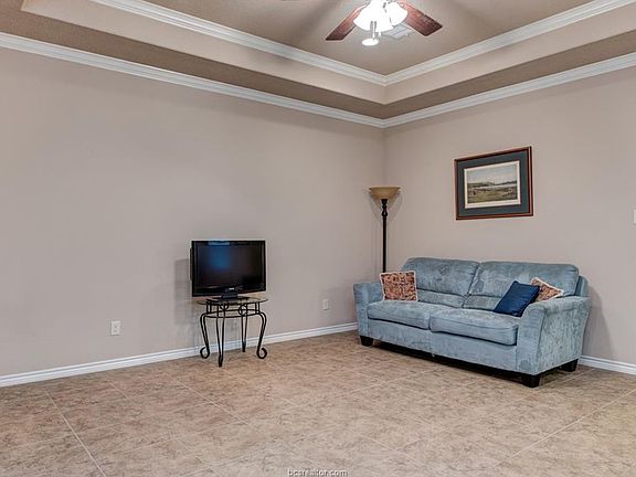 5th image of 3818 Blackhawk Ln