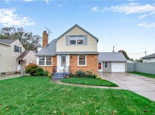 13 Mayfair Ln, Tonawanda, NY 14150