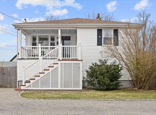 28 Q St, Hull, MA 02045