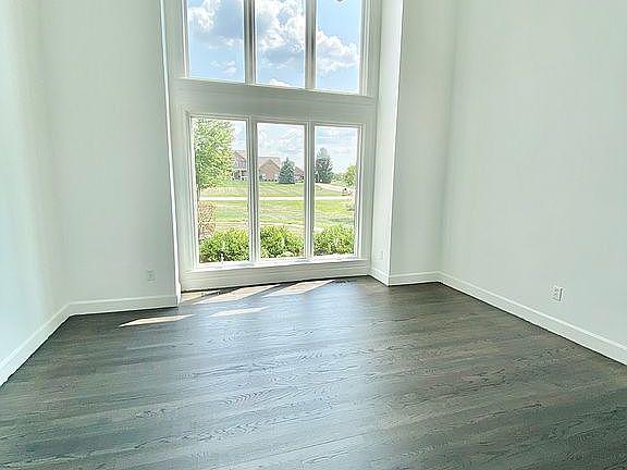5th image of 623 Harbor Dr