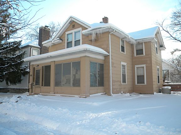 2nd image of 608 8th St SE #1