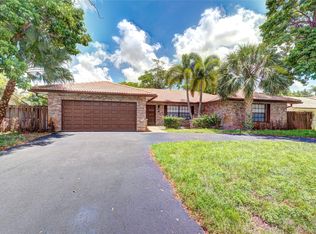 8859 NW 3rd Ct, Pompano Beach, FL 33071