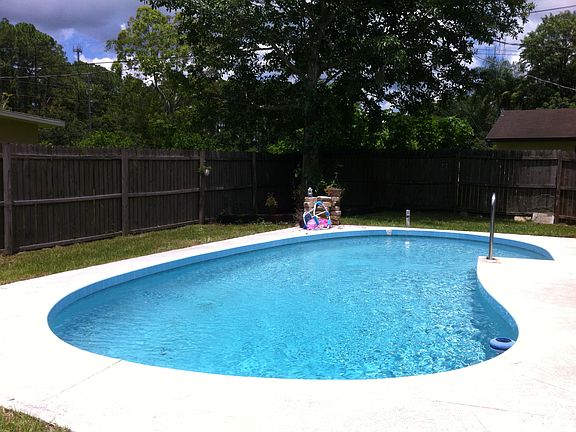 3rd image of 7093 Brentford Rd