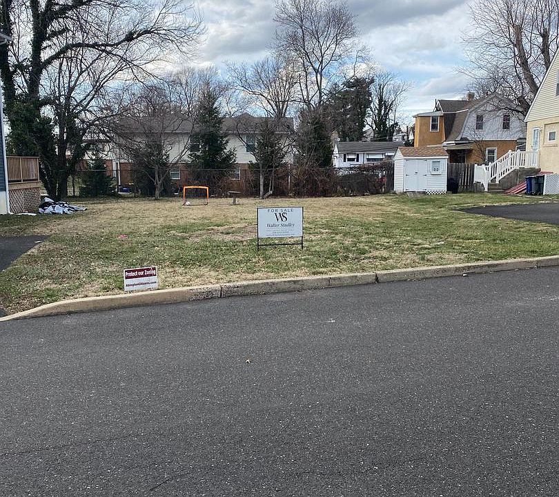2nd image of 1668 Washington Ave