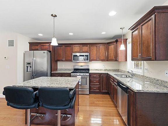 4th image of 1027 Providence St Unit 4B