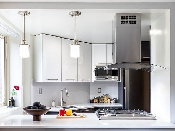 5th image of 626 E 20th St APT 9E