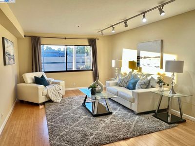 117 California Ave #D205, Palo Alto, CA, 94306