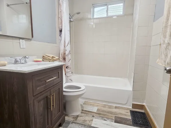 8 Navillus Ter, Dorchester, MA