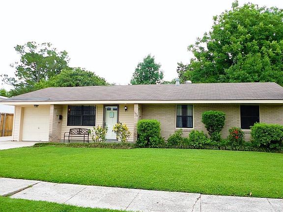 2nd image of 1624 River Oaks Dr