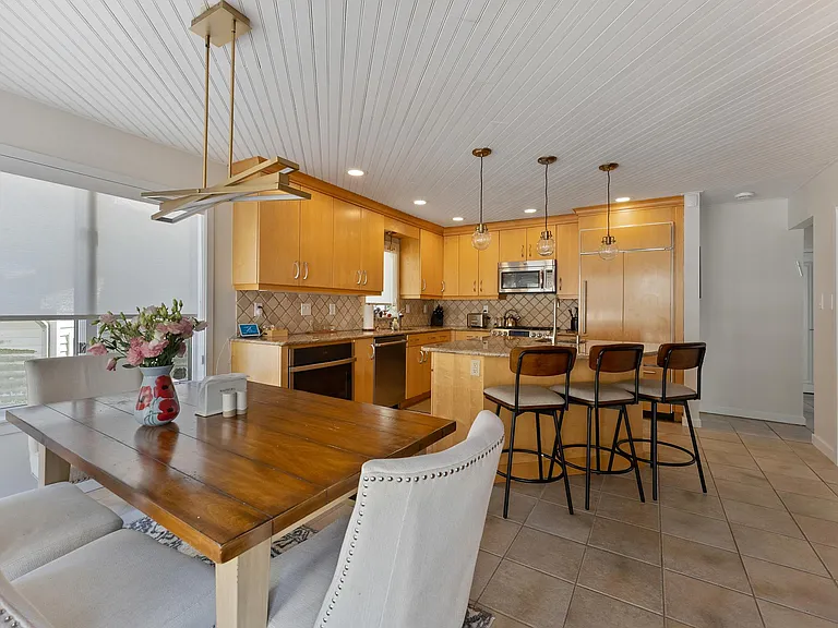 7600 Bayshore Dr — Photo 17