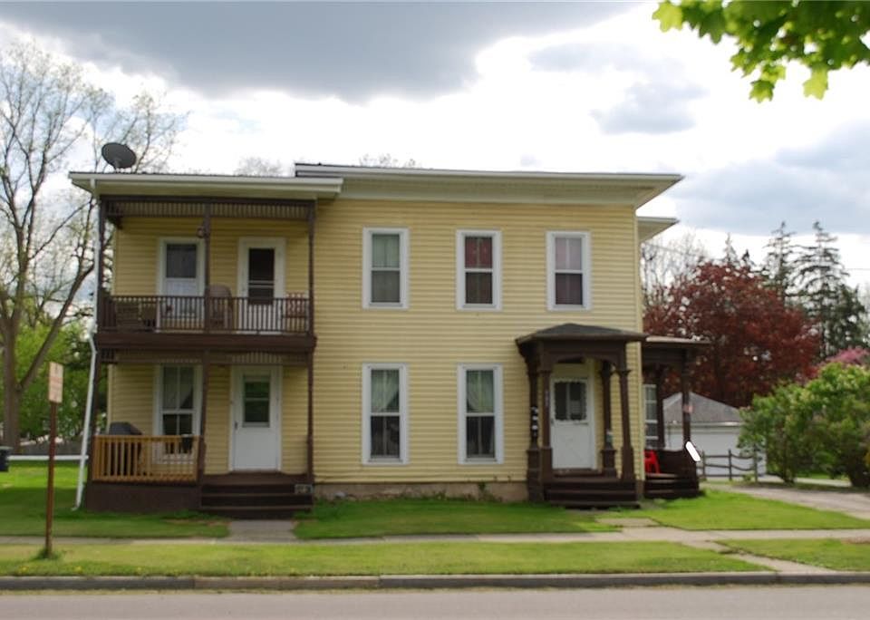 1st image of 131 E Main St