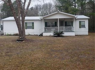 381 Hickory Bluff Rd, Waverly, GA 31565