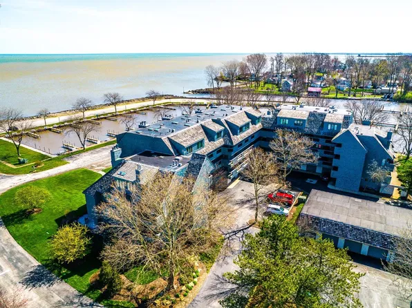 621 Mariner Vlg, Huron, OH 44839