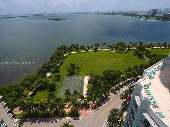 3rd image of 1900 N Bayshore Dr APT 4604