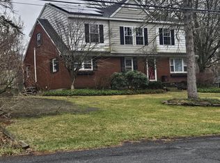12 Lacy Ln, Loudonville, NY 12211