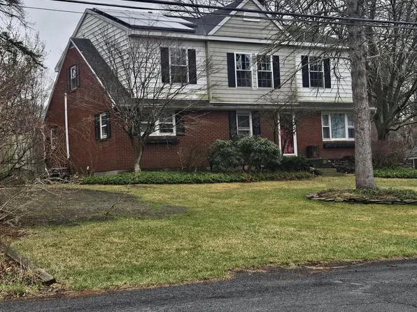 12 Lacy Lane, Loudonville, NY 12211