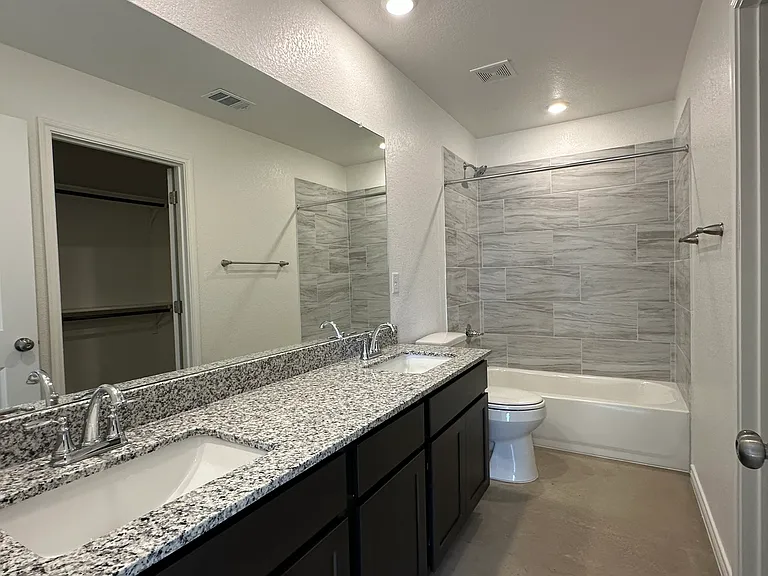 1209 Lehmann Dr #B — Photo 14