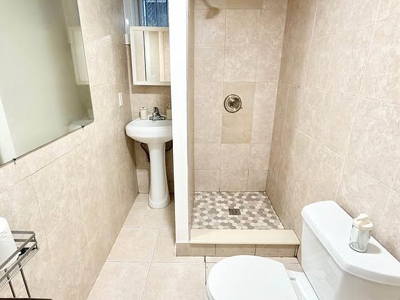5th image of 14232 38th Ave #112