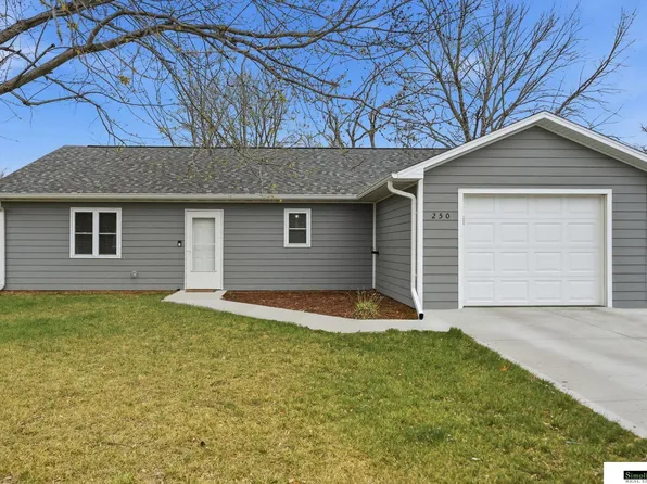 250 N Converse St, Superior, NE 68978