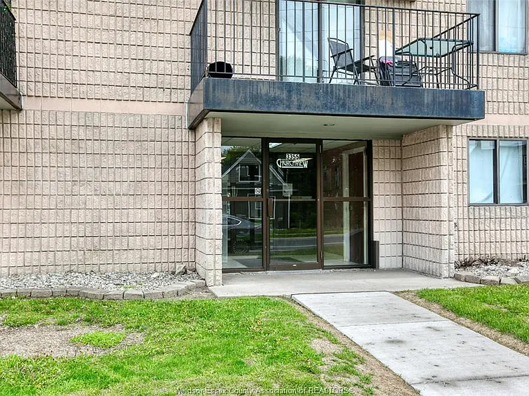3355 Sandwich St #102 — Photo 2