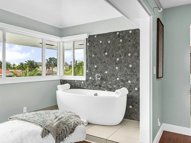 39 Castle Harbor Isle Dr — Photo 29