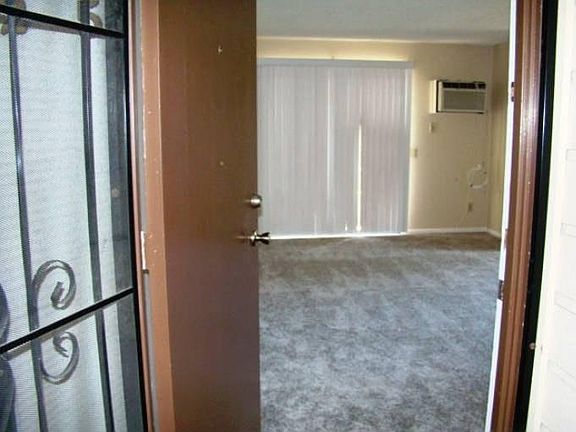 Living Rm From Entry