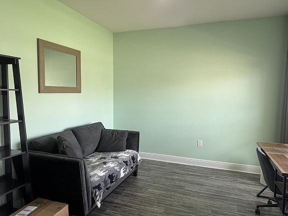 3rd image of 806 Cason Cir