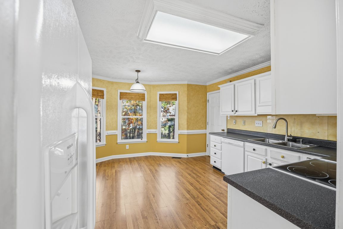 next background image