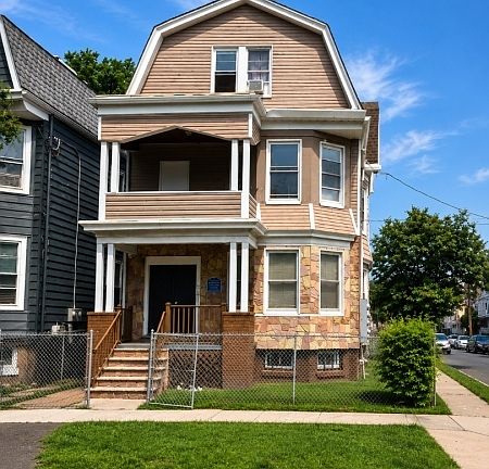 2nd image of 93 Hopkins Pl
