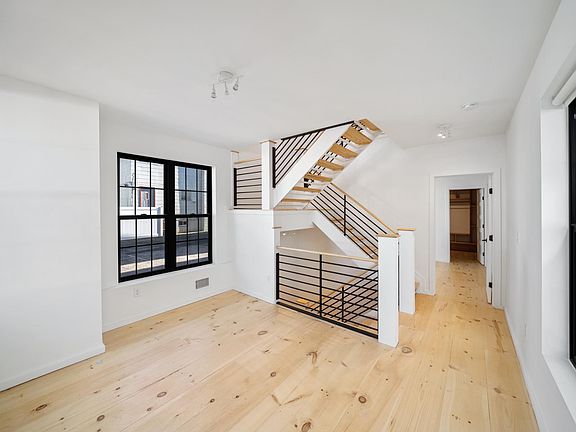 First floor flex space