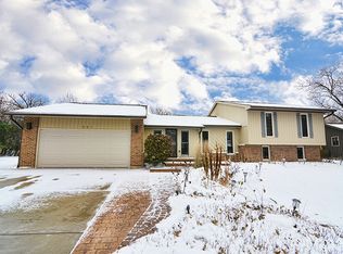 597 N Airlite St, Elgin, IL 60123