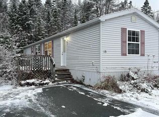 18 Lois Ln, Halifax, NS B3P2T2