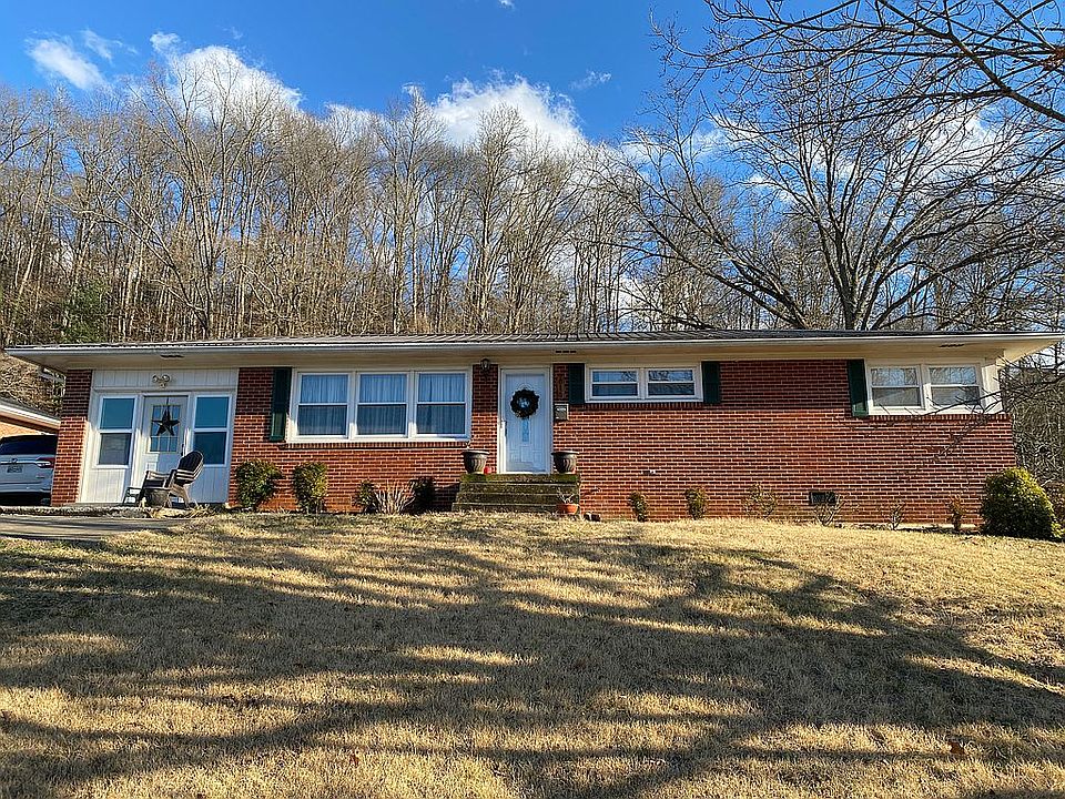 1st image of 816 Douglas Dr