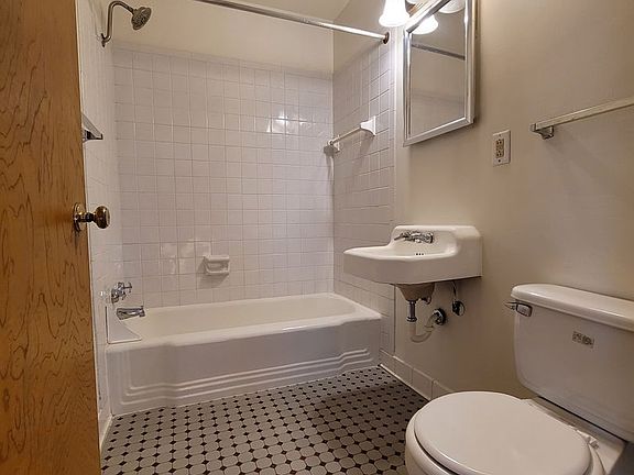 4th image of 1707 Thomas Ave W #1715-4